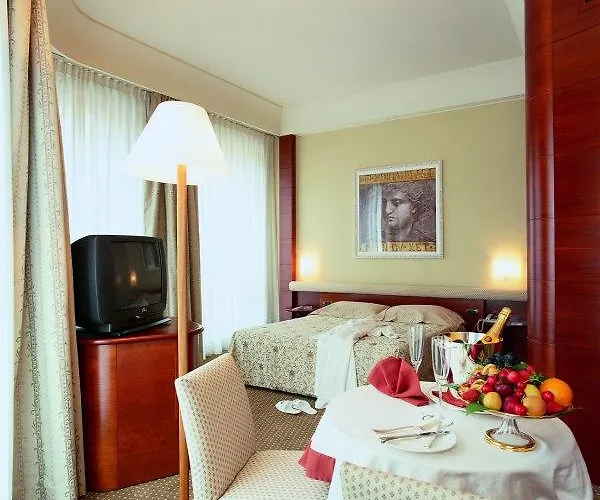 Cusani Hotel 4*