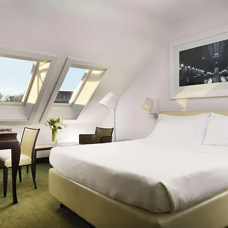 Cusani Hotel 4*