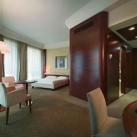 Cusani Hotell