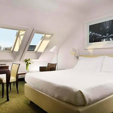 Cusani Hotel