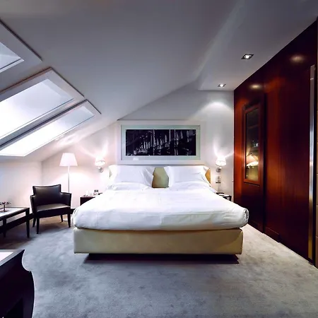 Hotel Cusani Milan