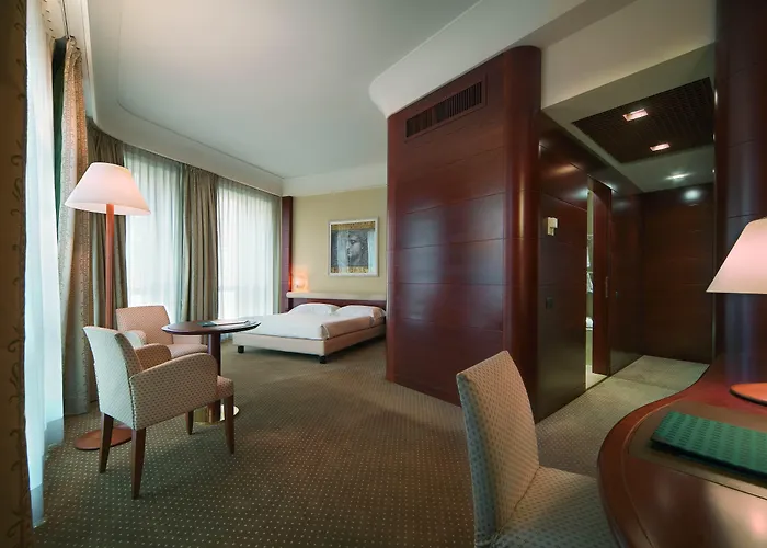 Cusani Hotell
