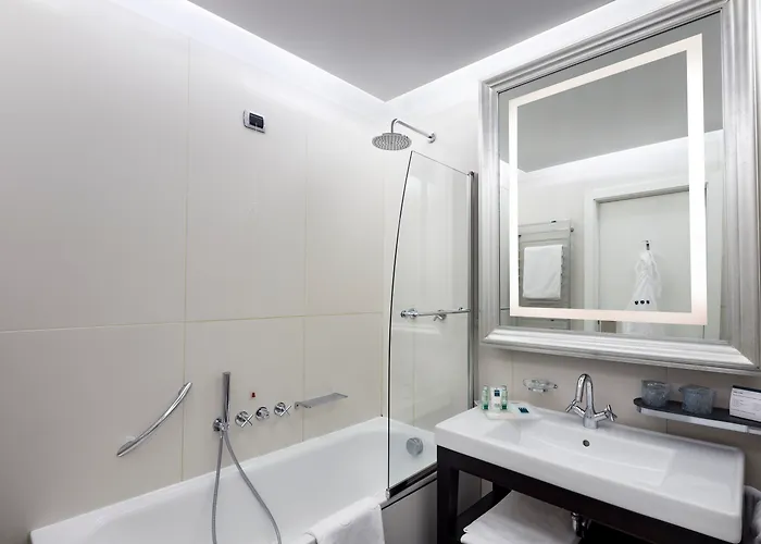 Cusani 4* Милан