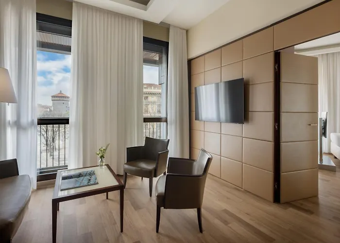 Отель Cusani 4*