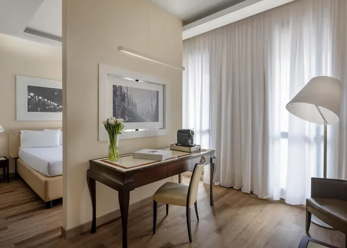 Cusani Отель Милан