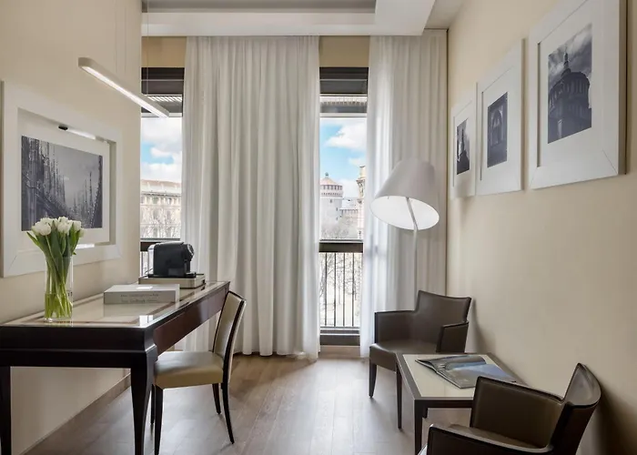 Отель Cusani Милан