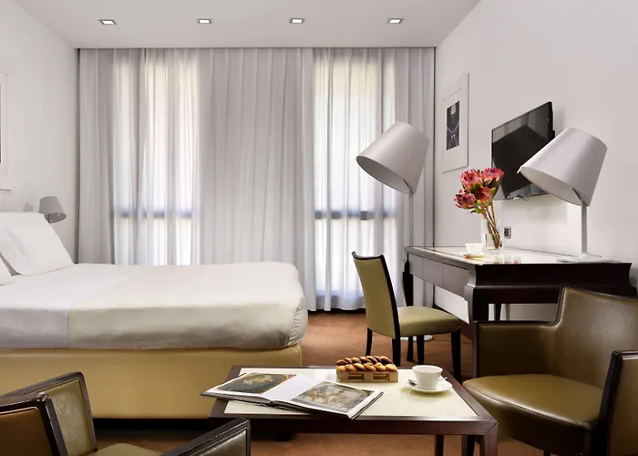 Отель Cusani 4*