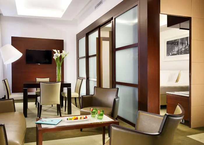 Отель Cusani 4*