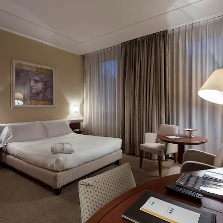 Cusani Hotel 4*