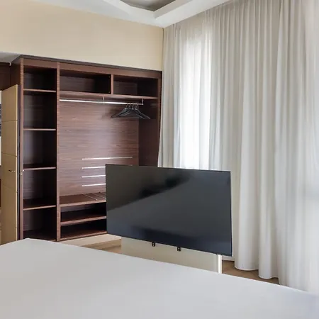 Cusani 4* Milán