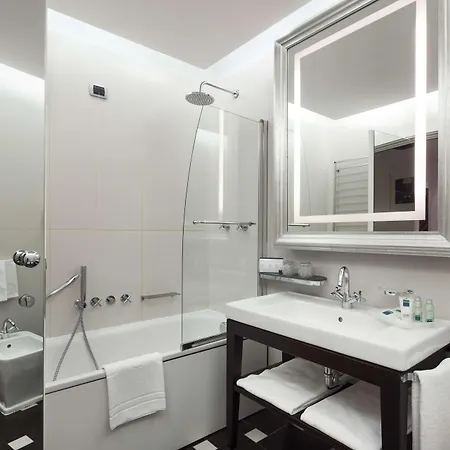 Cusani Hotel 4*