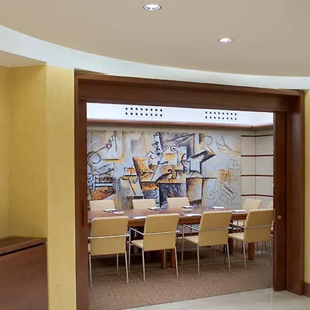 Hotel Unahotels Cusani 4*