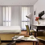 Ξενοδοχείο Cusani 4*